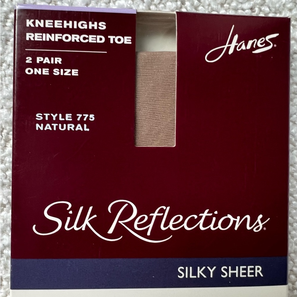Hanes Silk Reflections Silky Sheer Knee High Reinforced Toe Socks in Natural
